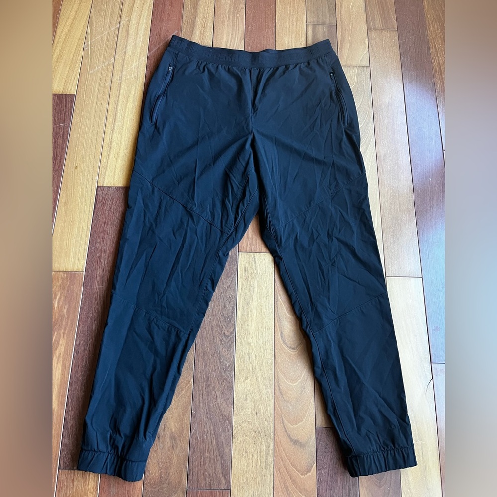 AKHG by Duluth Trading Co Women's Black Joggers